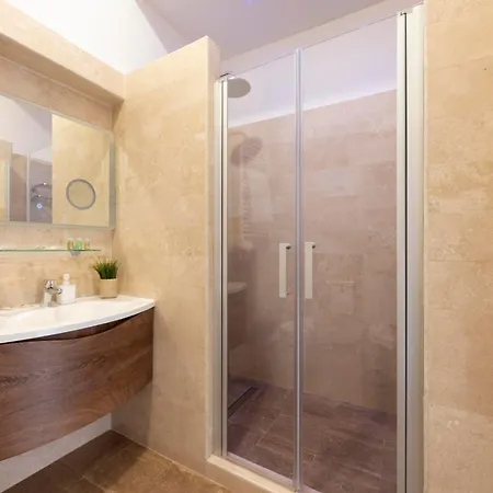 Manfredi House San Pietro 게스트하우스 4*