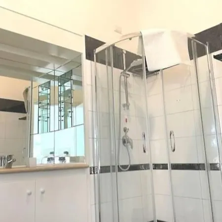 Πανσιόν Manfredi House San Pietro 4*