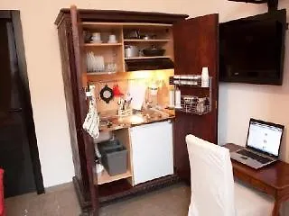 Πανσιόν Manfredi House San Pietro 4*