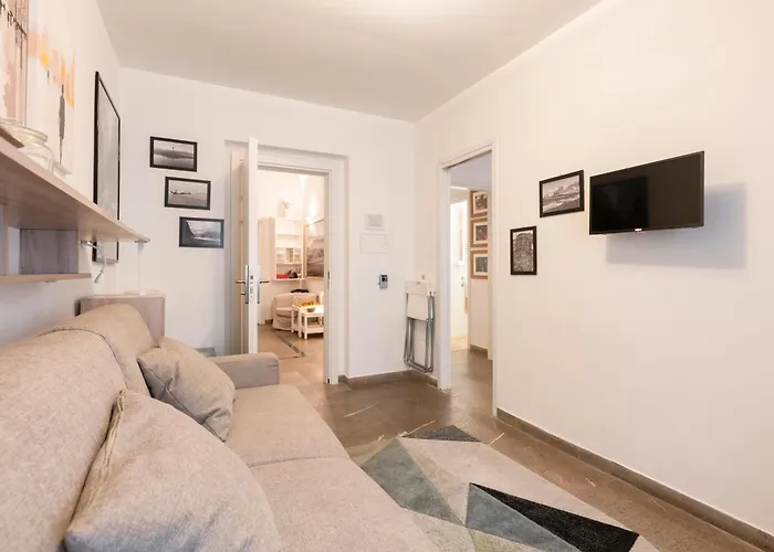 Manfredi House San Pietro Affittacamere 4*