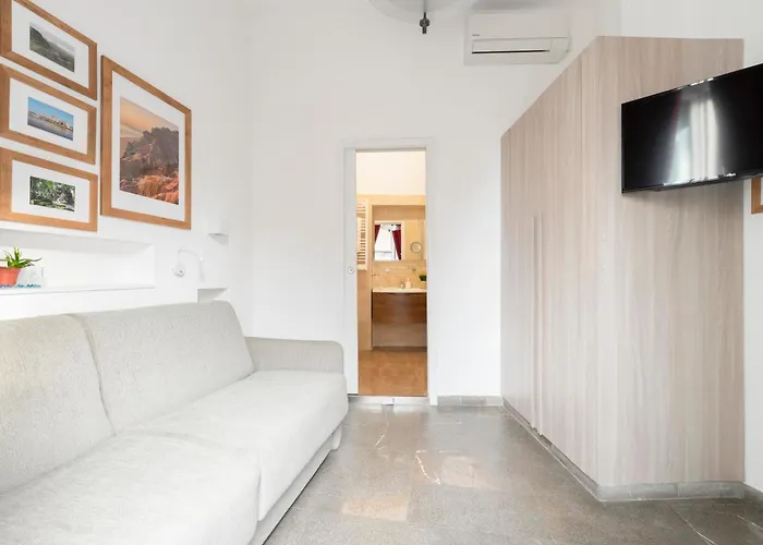 Manfredi House San Pietro 招待所 4*