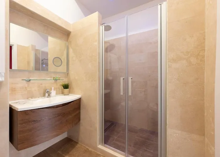 Manfredi House San Pietro Affittacamere 4*