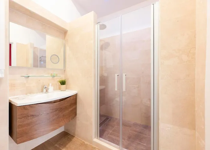 Manfredi House San Pietro Affittacamere 4*