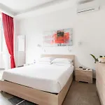 ゲストハウス Manfredi House San Pietro 4*