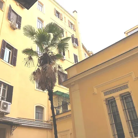 Manfredi House San Pietro Rome
