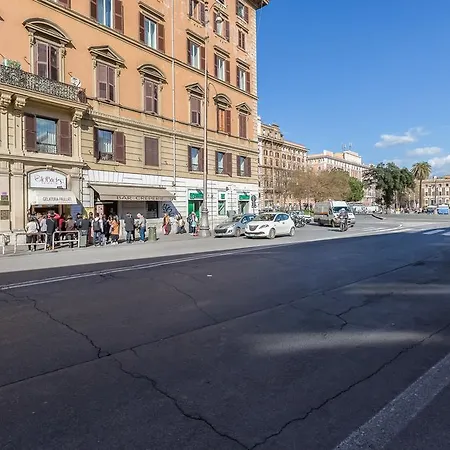 Manfredi House San Pietro Guest house Rome